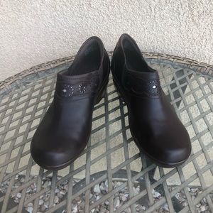 clarks marion helen clogs